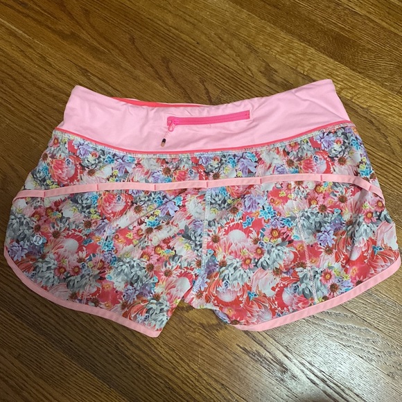 Lululemon OG Floral Speed Short - Picture 2 of 4